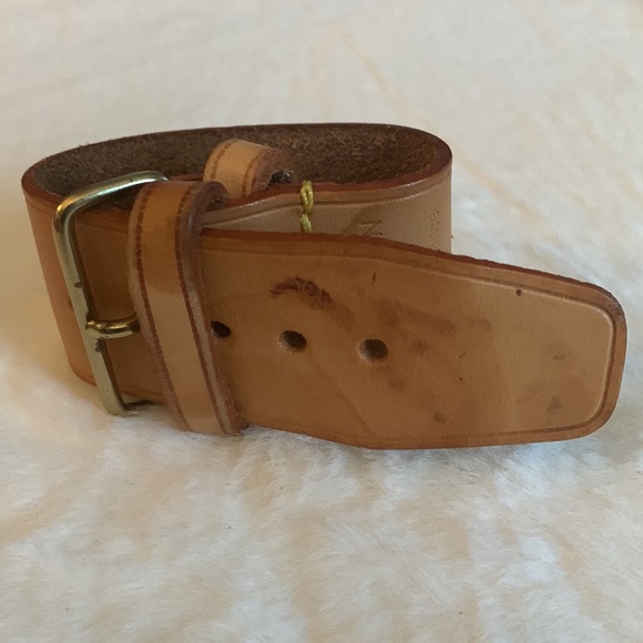 Louis Vuitton Carryall leather, buckled strap for the two top handles - Picture 4 of 8